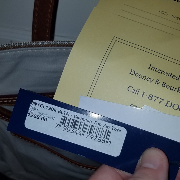 Like new Dooney & Bourke Clemson nylon and leather tote bag - Picture 6 of 6